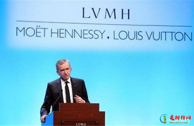 LV总裁成全球首富 阿尔诺以1165亿美元身价超越贝索斯