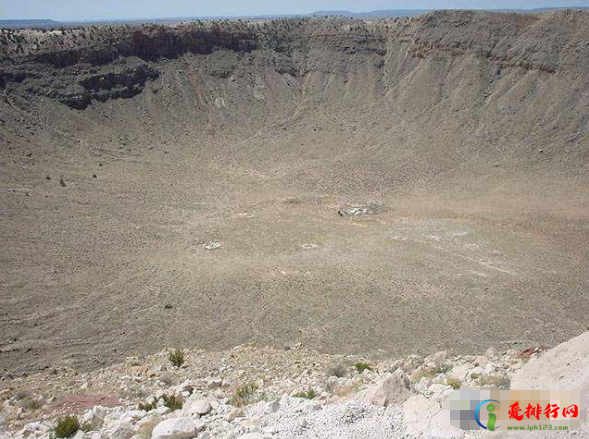 世界著名的十大陨石坑 世界最大陨石坑图片